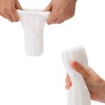 Sztuczna pochwa. Masturbacja. Liczne szpilki i kółka stymulujące wewnątrz.