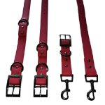 Uprząż BDSM SxToys III HARNESS efektownie prezentuje się z profilu i kusi.