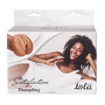 Opakowanie masturbatora Lola Games Dumpling z uśmiechniętą modelką zachęca do odkrywania nowych przy