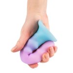 Elastyczny dildo Flow Unicorn z mocną przyssawką pozwala na kreatywną zabawę i bezpieczne użytkowani